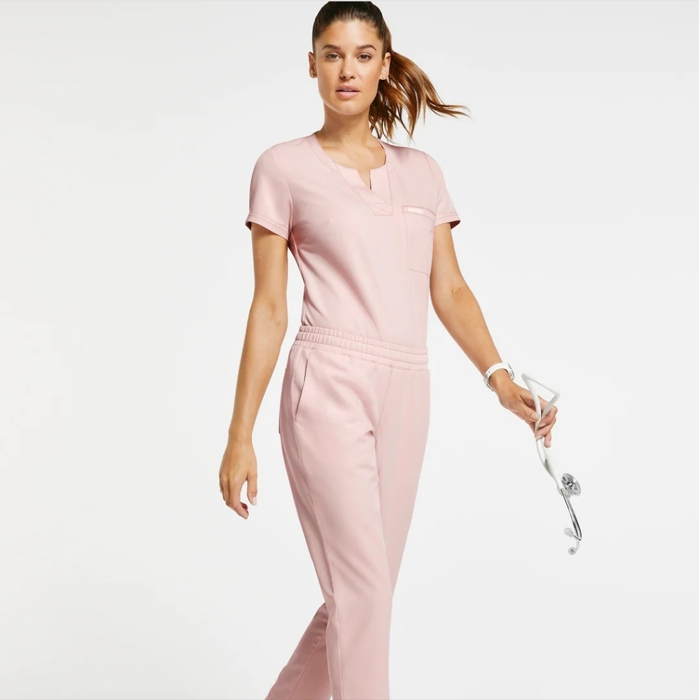 Jaanuu XS Scrub Set in Blushing Pink